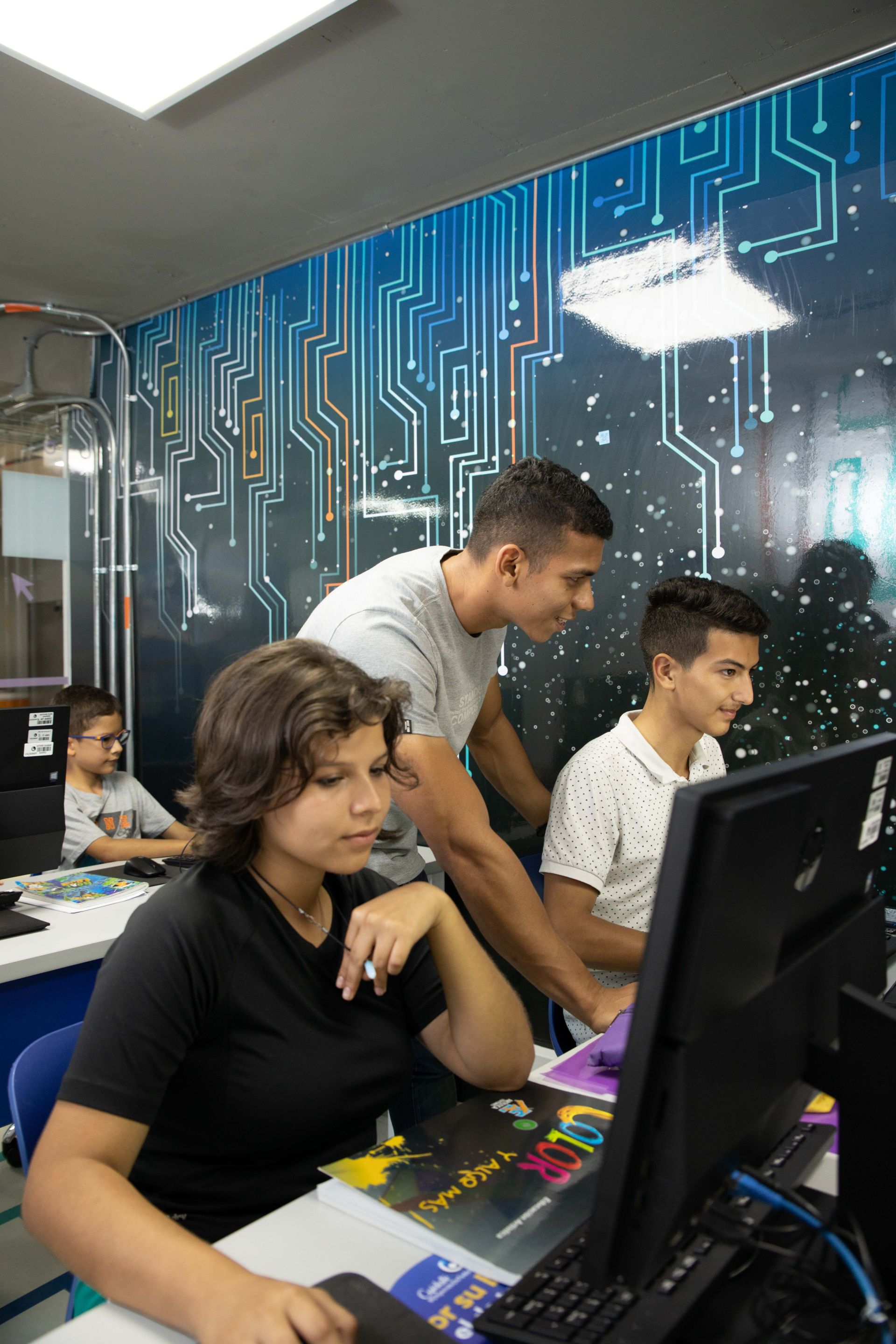 Sala de Enseñansa Digital - Bibioteca Cajasan