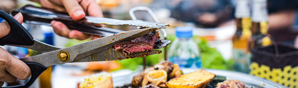 Parrilla entre amigos: asado y compartir