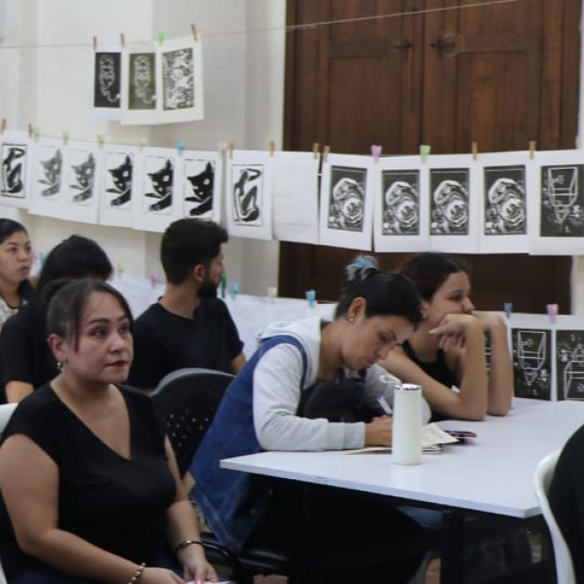 Fotografia de gente en capacitación