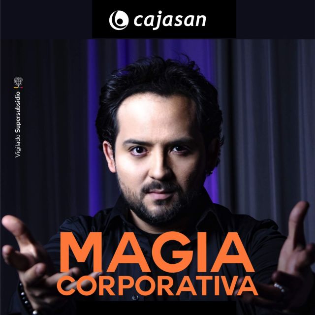 Un hombre demostrando sus capacidades como mago