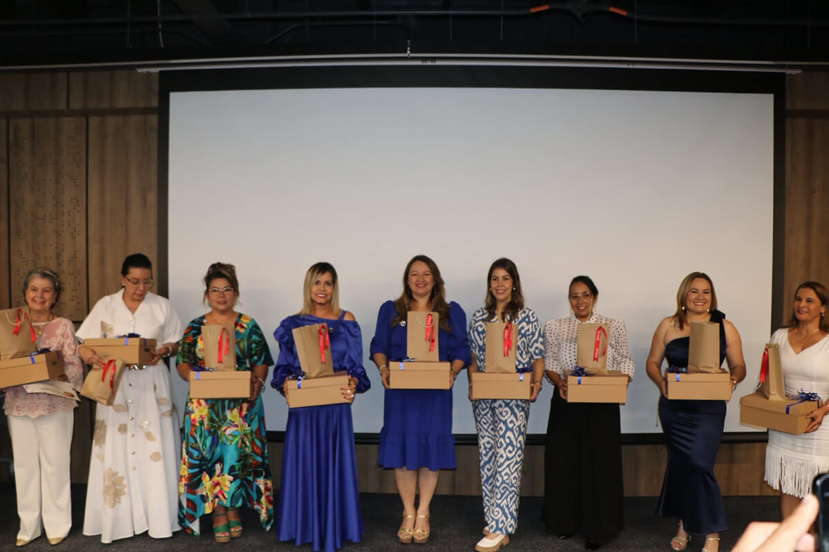 Reconocimiento Mujer Cajasan 2025: celebrando la fuerza femenina