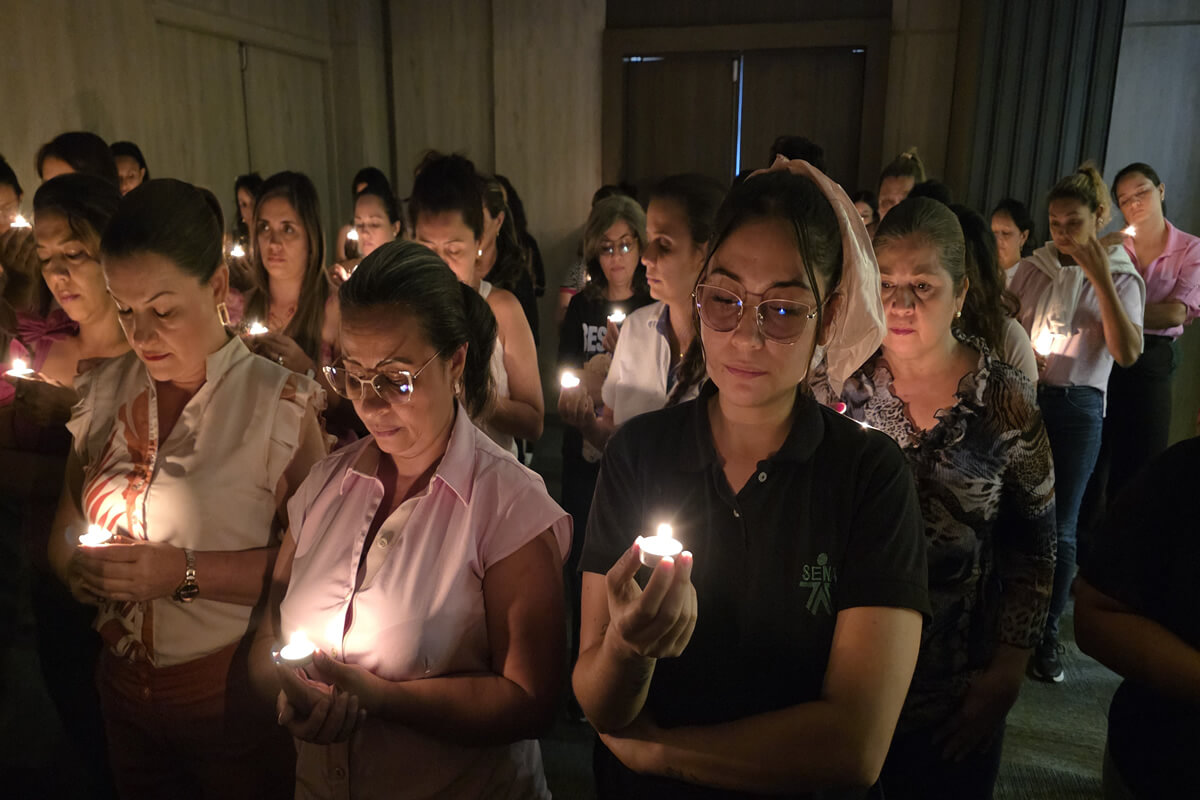 mujeres en taller cajasan