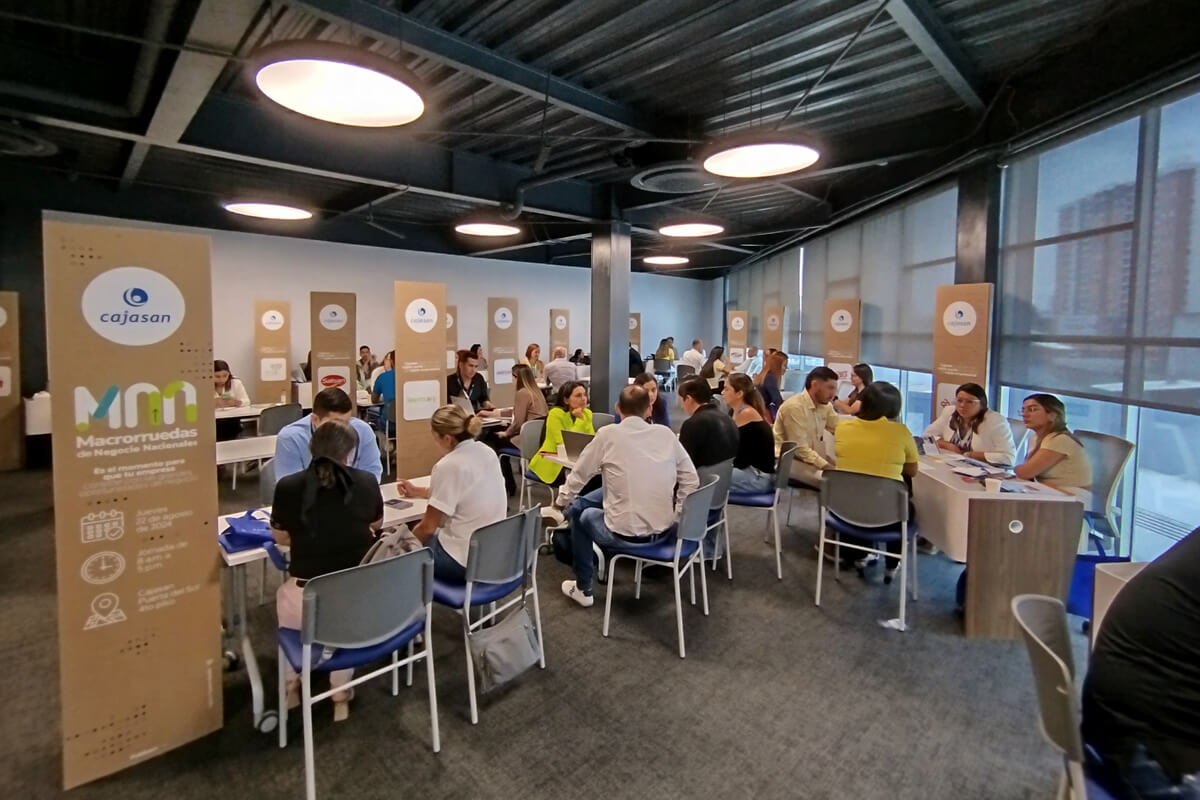 imagen de empresarios impulsando el crecimiento